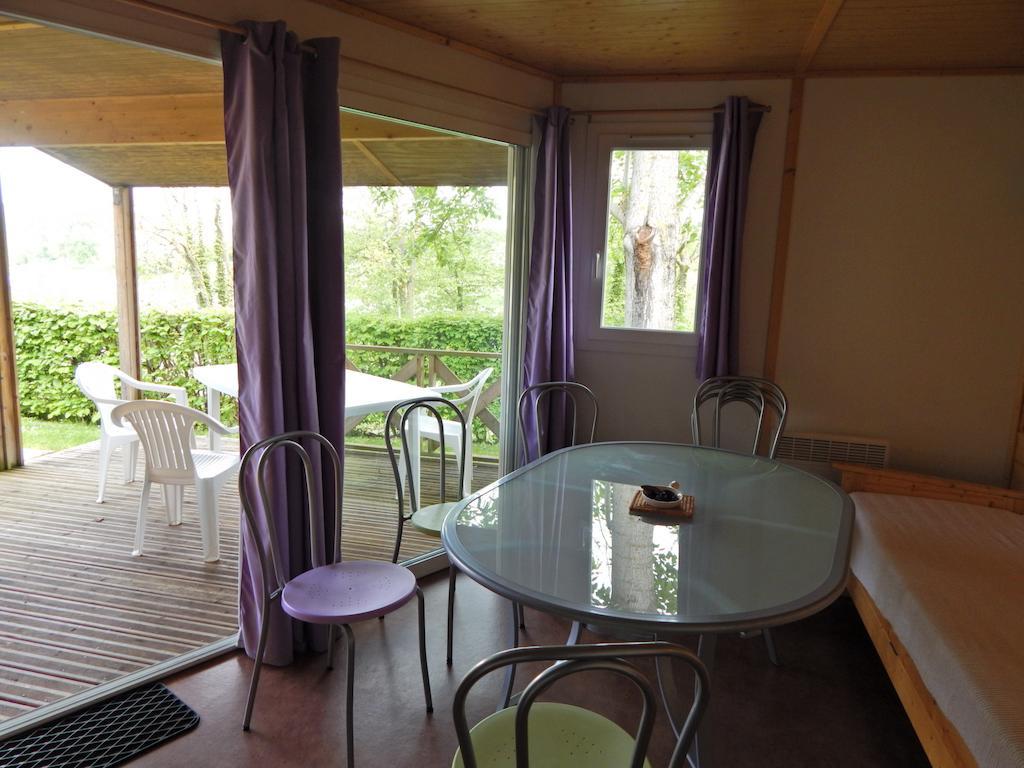 Camping Du Moulin Hotel Meyrieu-les-Etangs Værelse billede